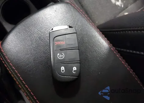 2019 Jeep Compass Trailhawk 4X4 z USA, uszkodzony, nr VIN 3C4NJDDB2KT668152